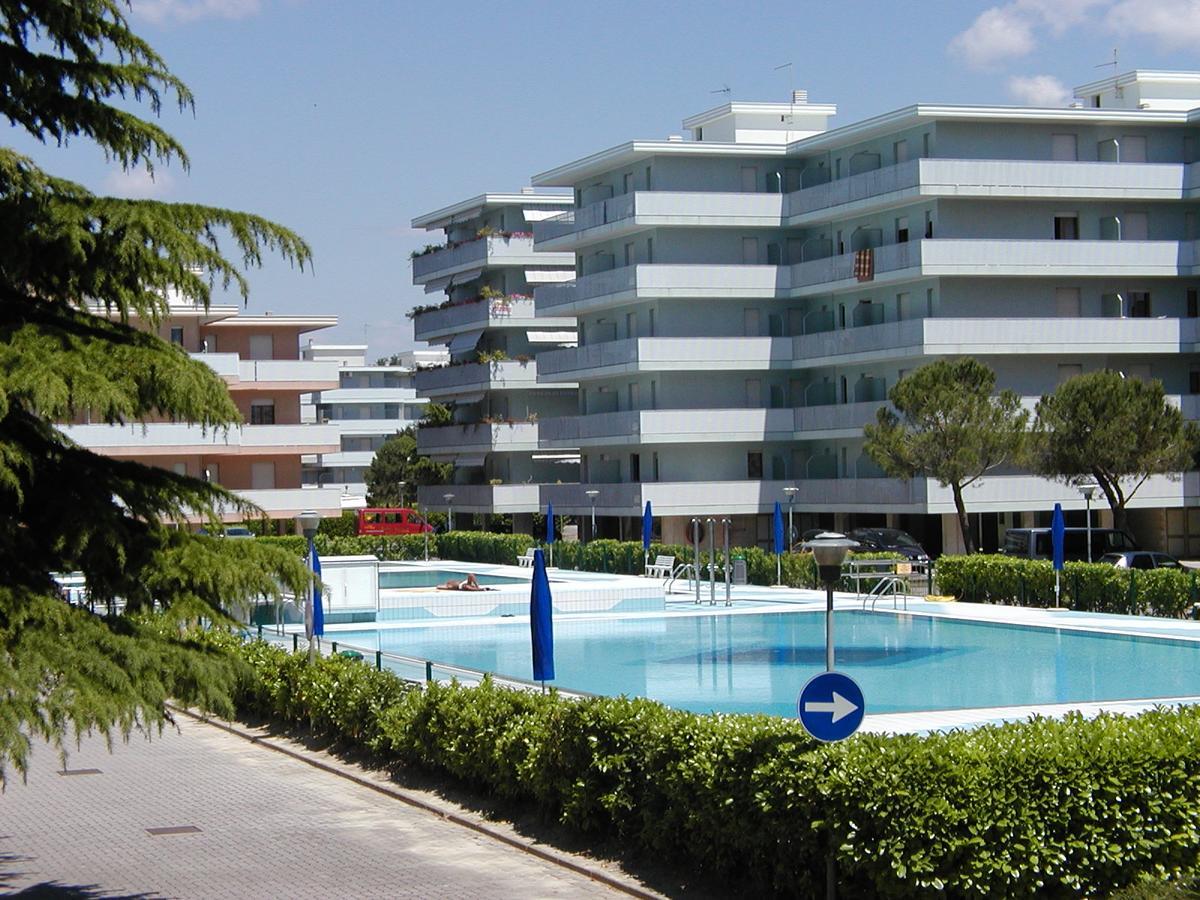 Appartamenti Valbella Con Piscina Bibione Dış mekan fotoğraf